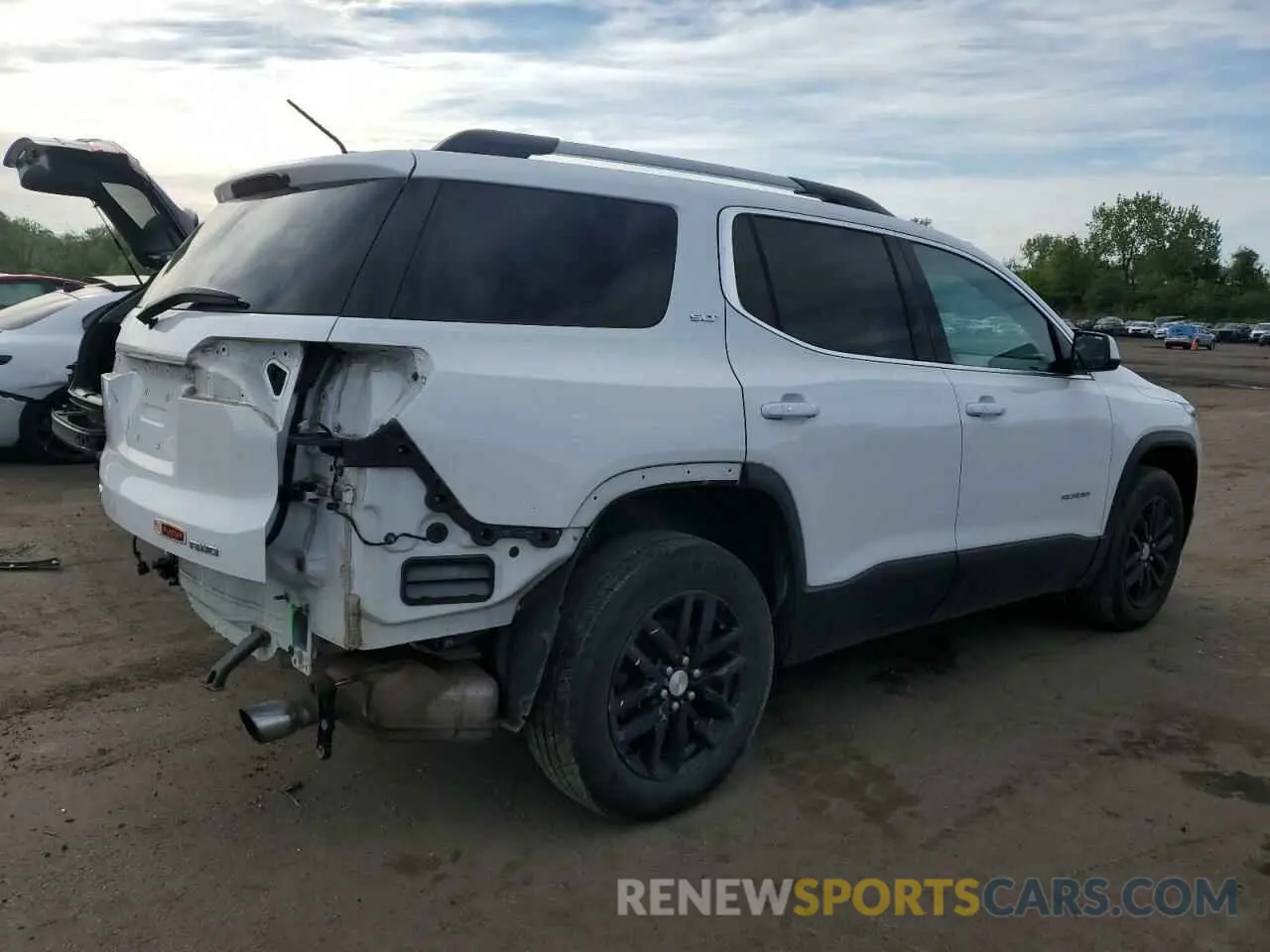 3 Photograph of a damaged car 1GKKNULS2KZ201948 GMC ACADIA 2019