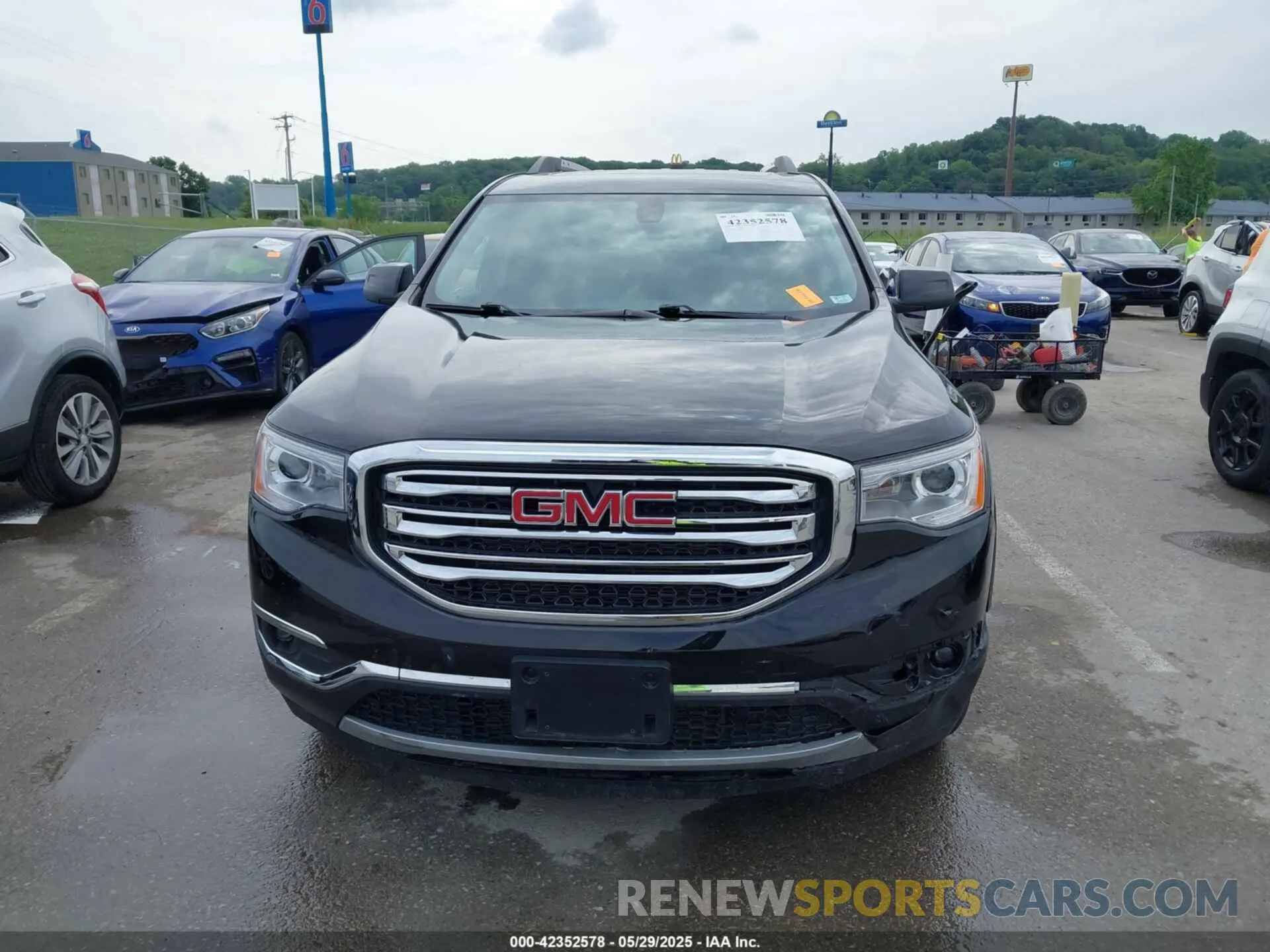 12 Photograph of a damaged car 1GKKNULS3KZ226034 GMC ACADIA 2019