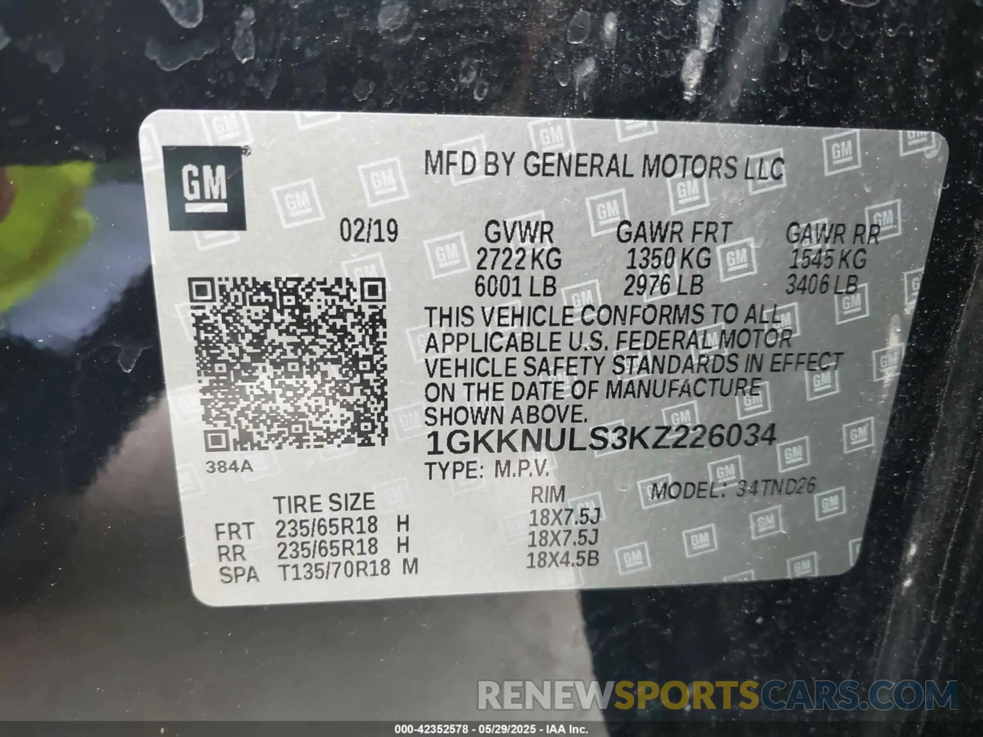 9 Photograph of a damaged car 1GKKNULS3KZ226034 GMC ACADIA 2019