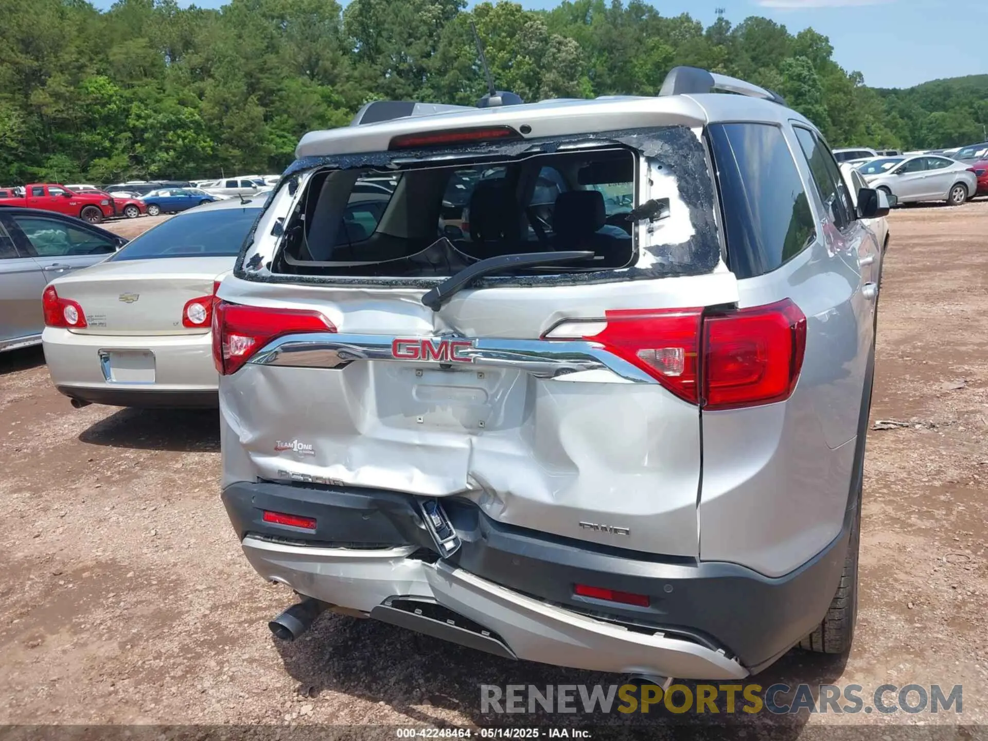 16 Photograph of a damaged car 1GKKNULS3KZ228513 GMC ACADIA 2019