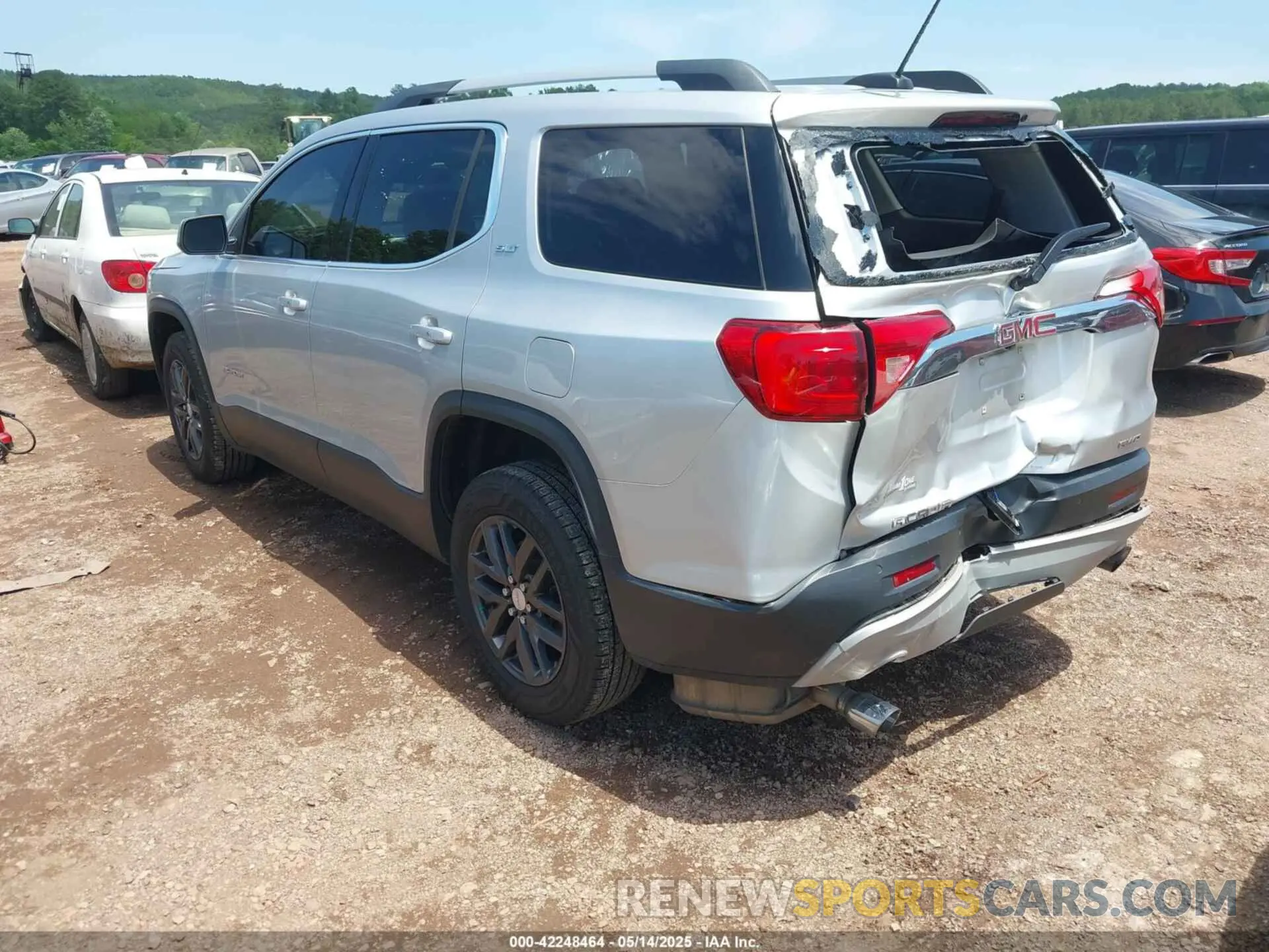 3 Photograph of a damaged car 1GKKNULS3KZ228513 GMC ACADIA 2019