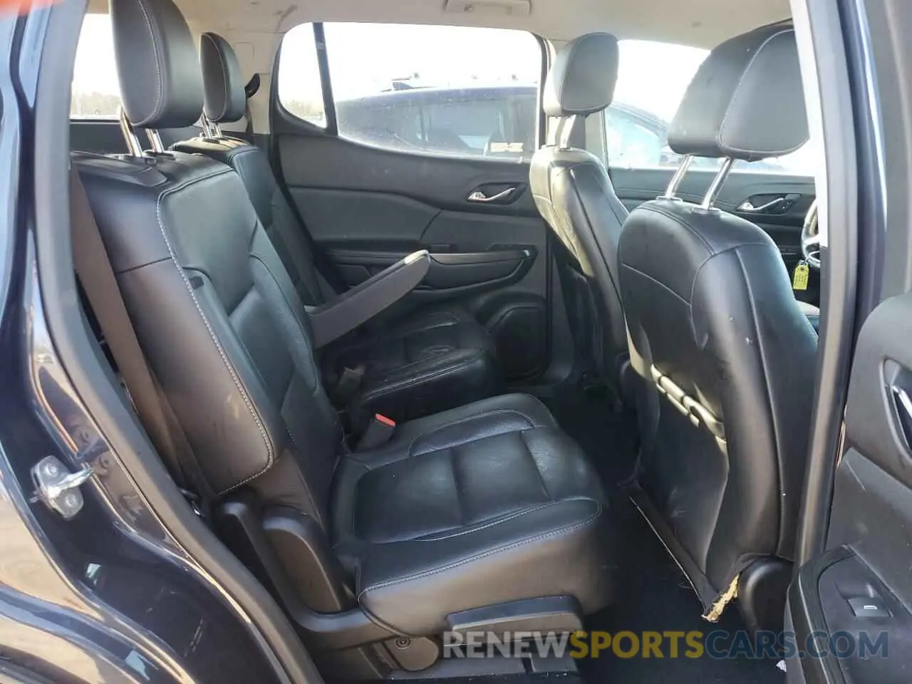 11 Photograph of a damaged car 1GKKNULS3KZ263472 GMC ACADIA 2019