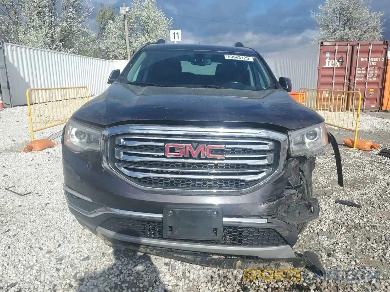 5 Photograph of a damaged car 1GKKNULS5KZ159193 GMC ACADIA 2019