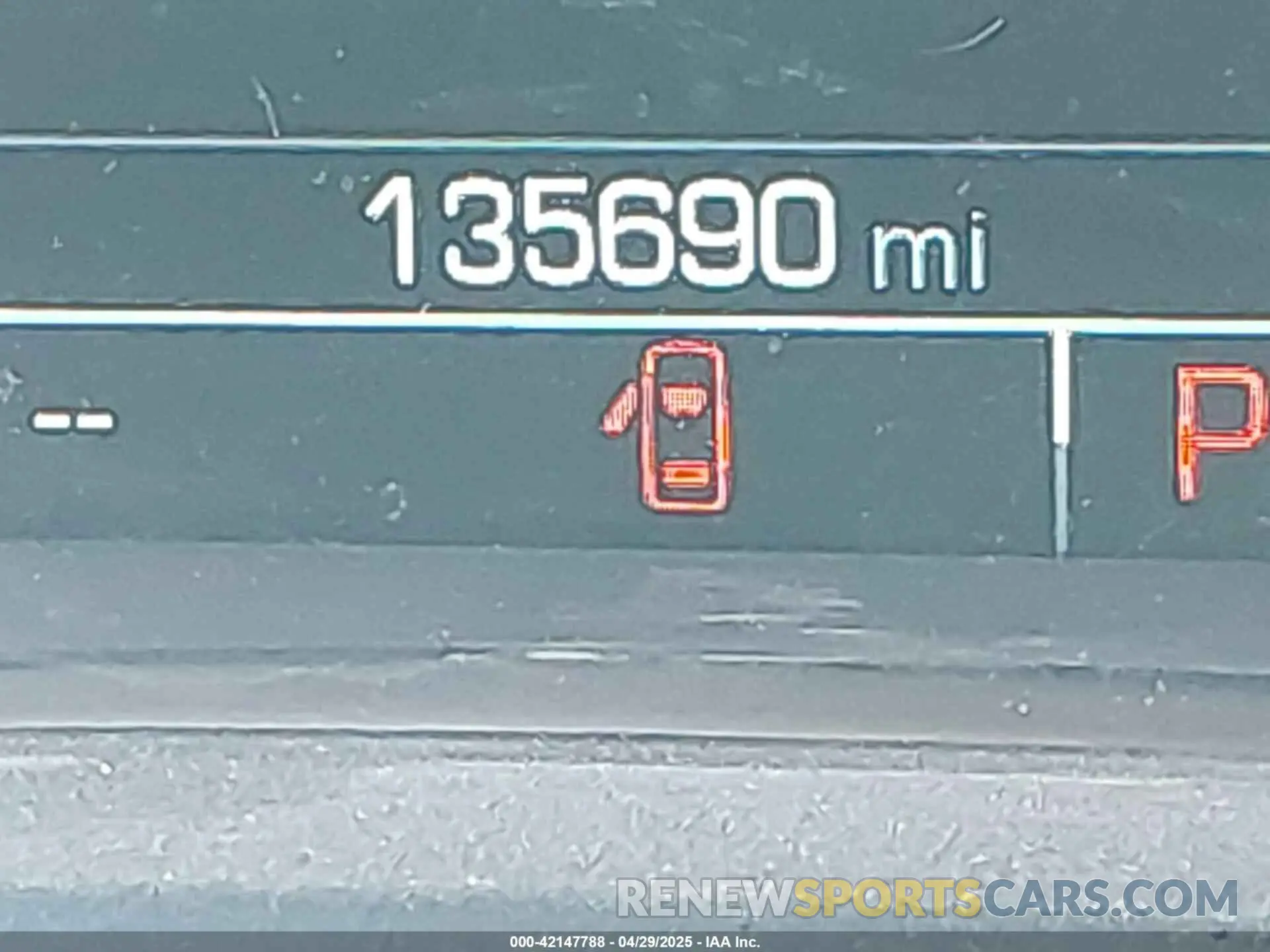 16 Photograph of a damaged car 1GKKNULS5KZ236581 GMC ACADIA 2019
