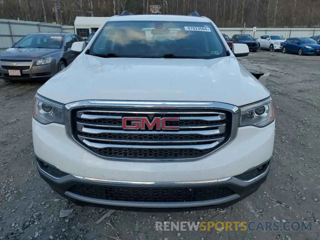 5 Photograph of a damaged car 1GKKNULS5KZ276305 GMC ACADIA 2019