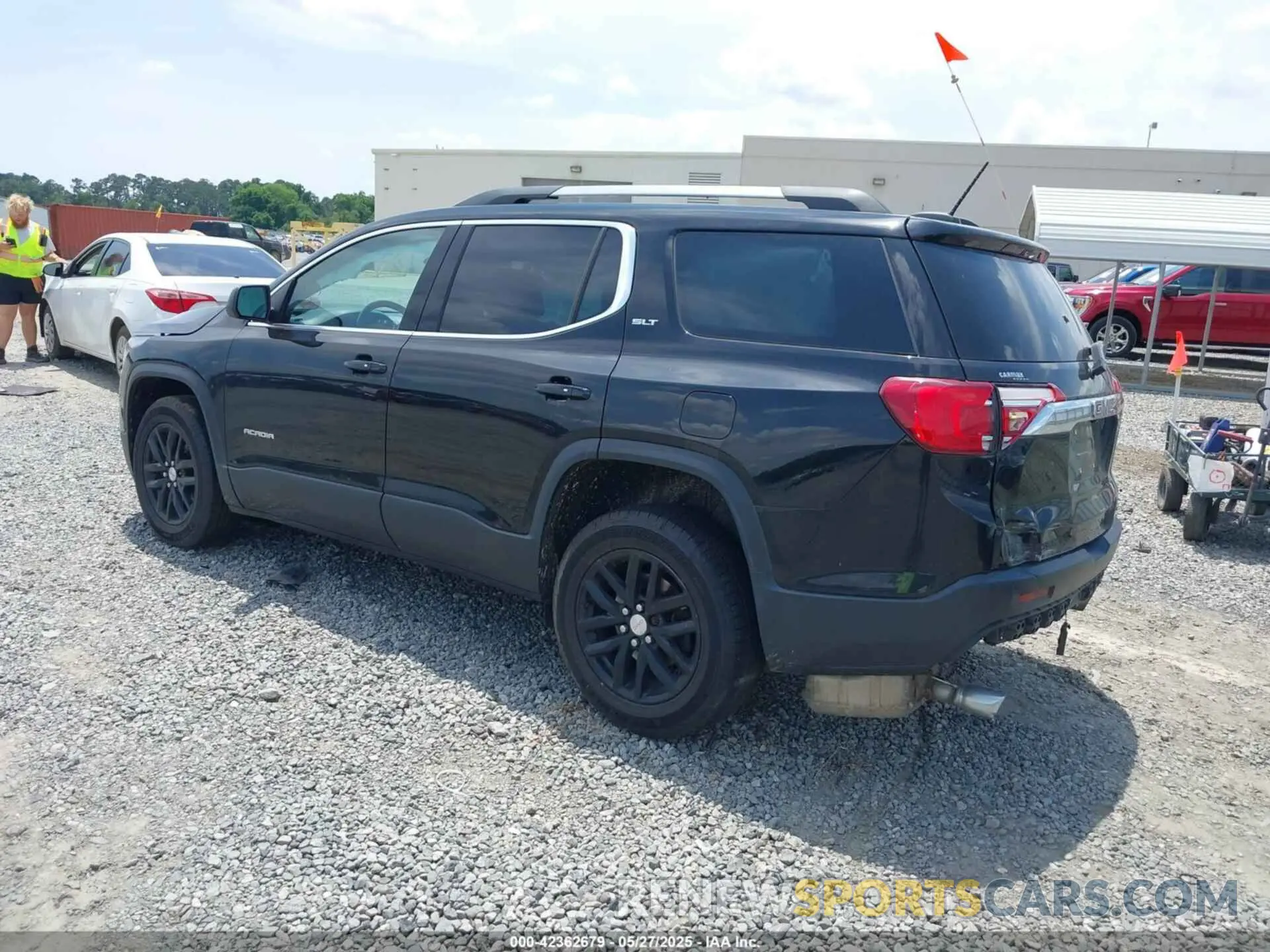 3 Photograph of a damaged car 1GKKNULS6KZ113405 GMC ACADIA 2019
