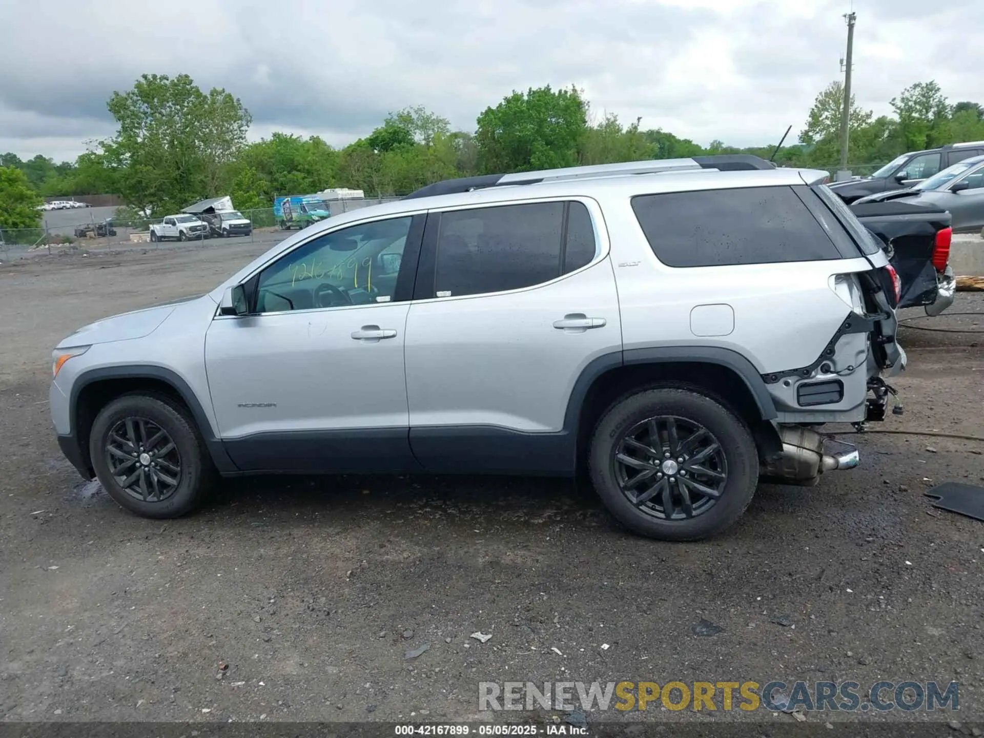 14 Photograph of a damaged car 1GKKNULS6KZ171434 GMC ACADIA 2019