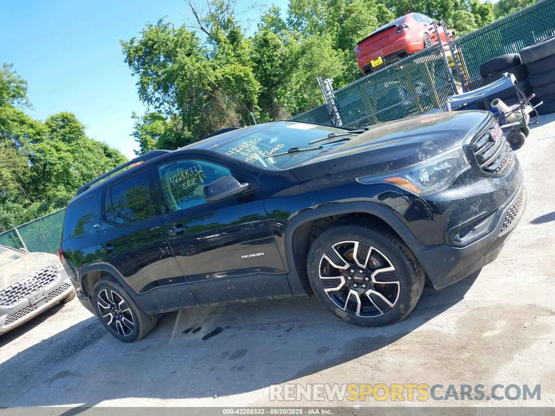 12 Photograph of a damaged car 1GKKNULS6KZ210622 GMC ACADIA 2019
