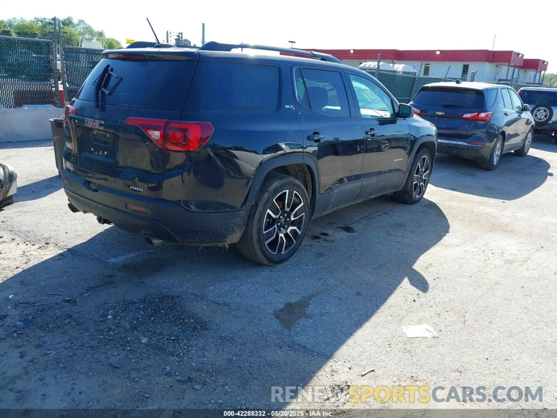 4 Photograph of a damaged car 1GKKNULS6KZ210622 GMC ACADIA 2019