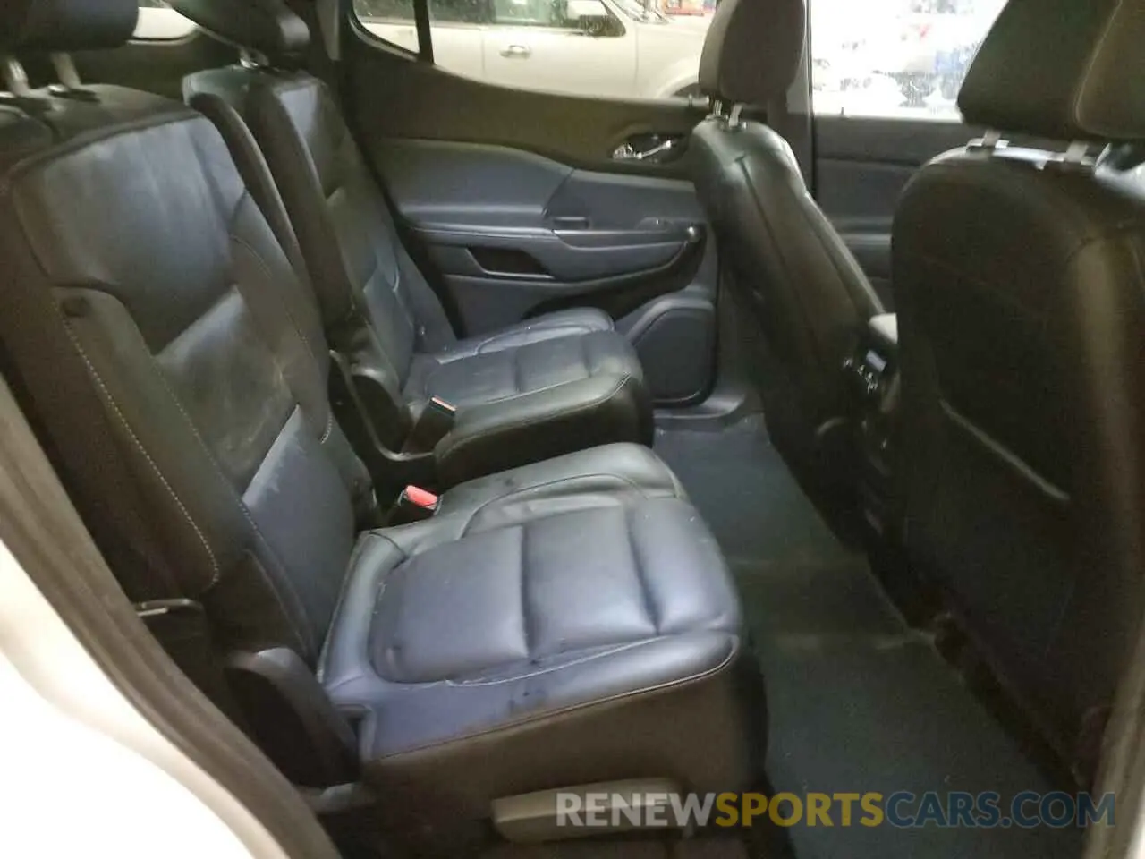 11 Photograph of a damaged car 1GKKNULS6KZ269279 GMC ACADIA 2019