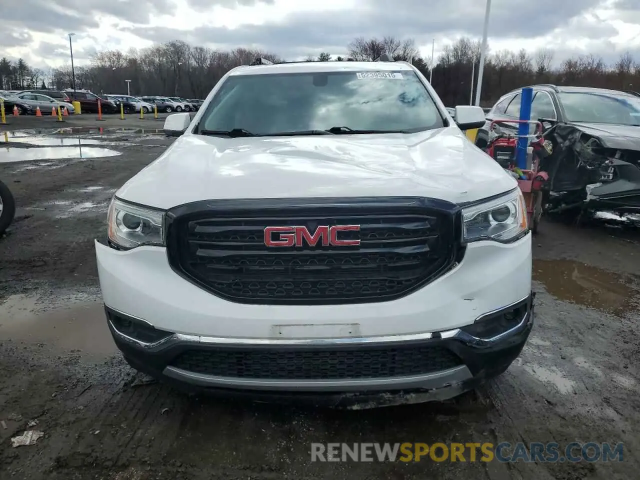 5 Photograph of a damaged car 1GKKNULS7KZ104499 GMC ACADIA 2019