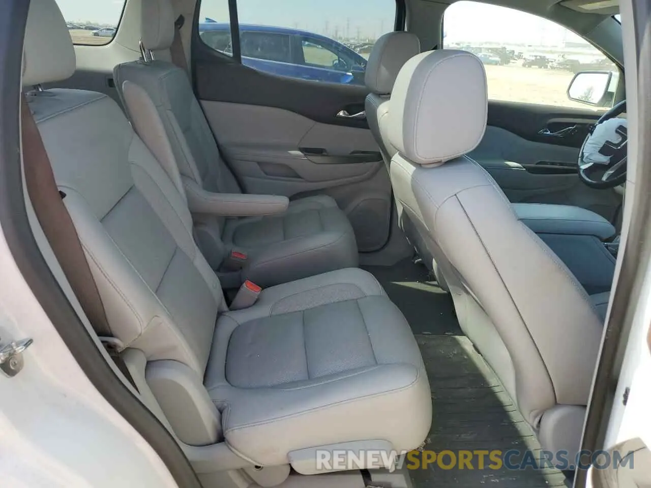 11 Photograph of a damaged car 1GKKNULS7KZ130665 GMC ACADIA 2019