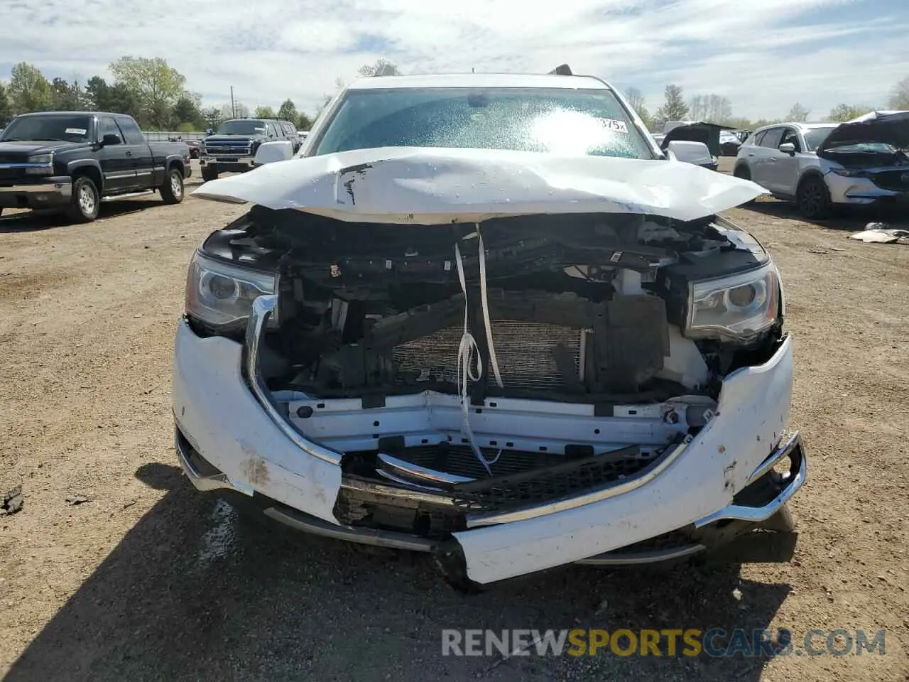 5 Photograph of a damaged car 1GKKNULS7KZ130665 GMC ACADIA 2019
