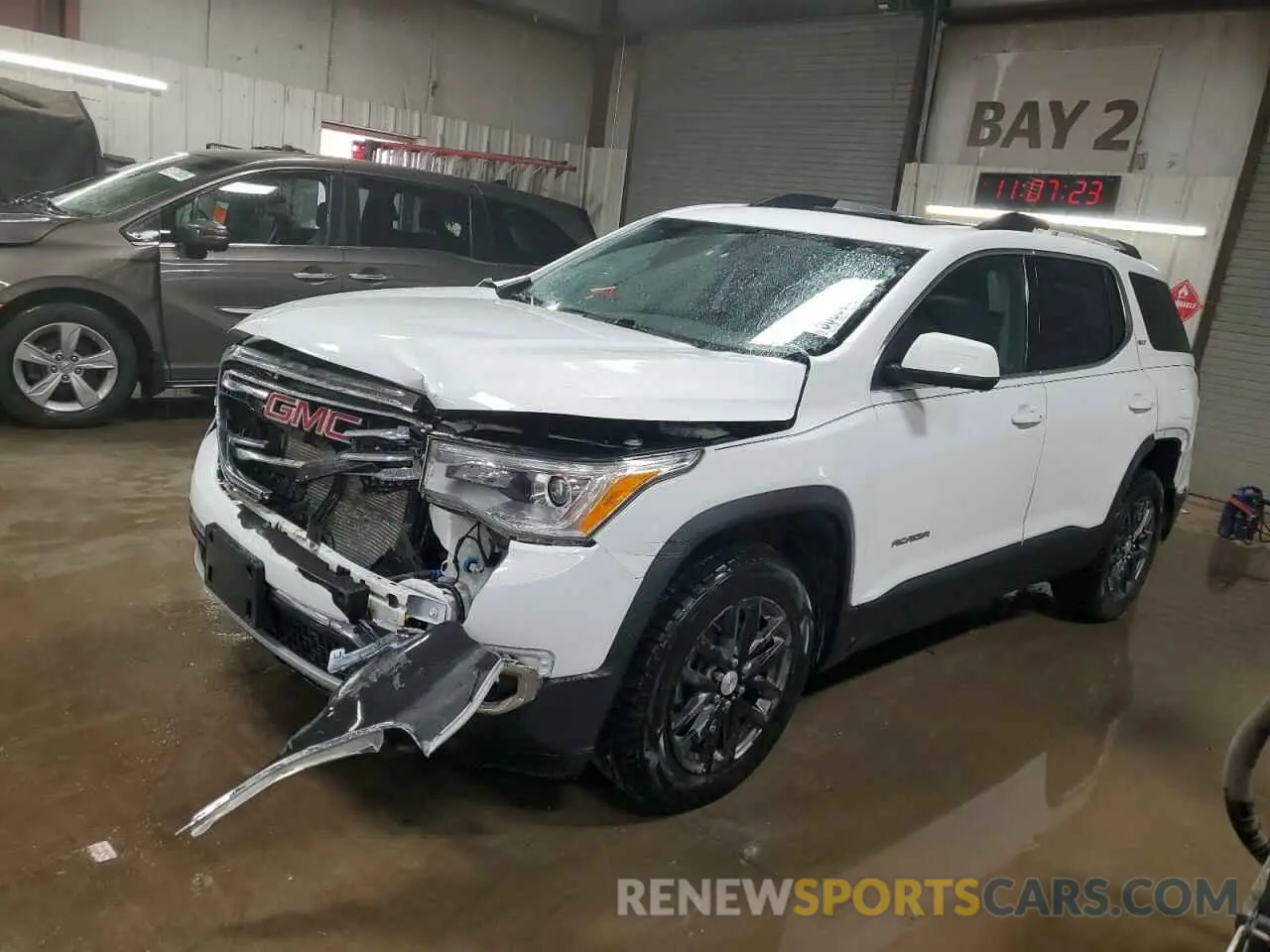 1 Photograph of a damaged car 1GKKNULS7KZ139172 GMC ACADIA 2019
