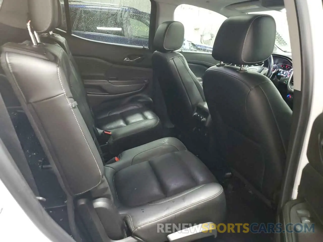 11 Photograph of a damaged car 1GKKNULS7KZ139172 GMC ACADIA 2019