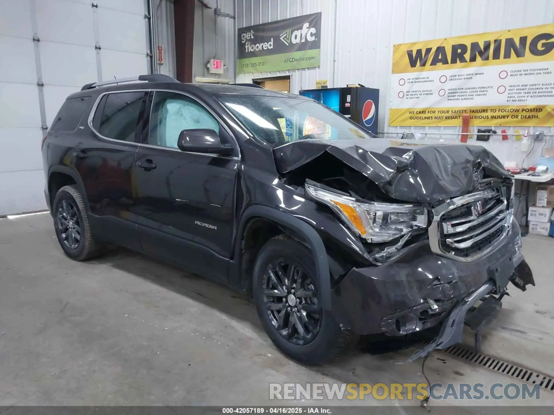 1 Photograph of a damaged car 1GKKNULS7KZ157722 GMC ACADIA 2019