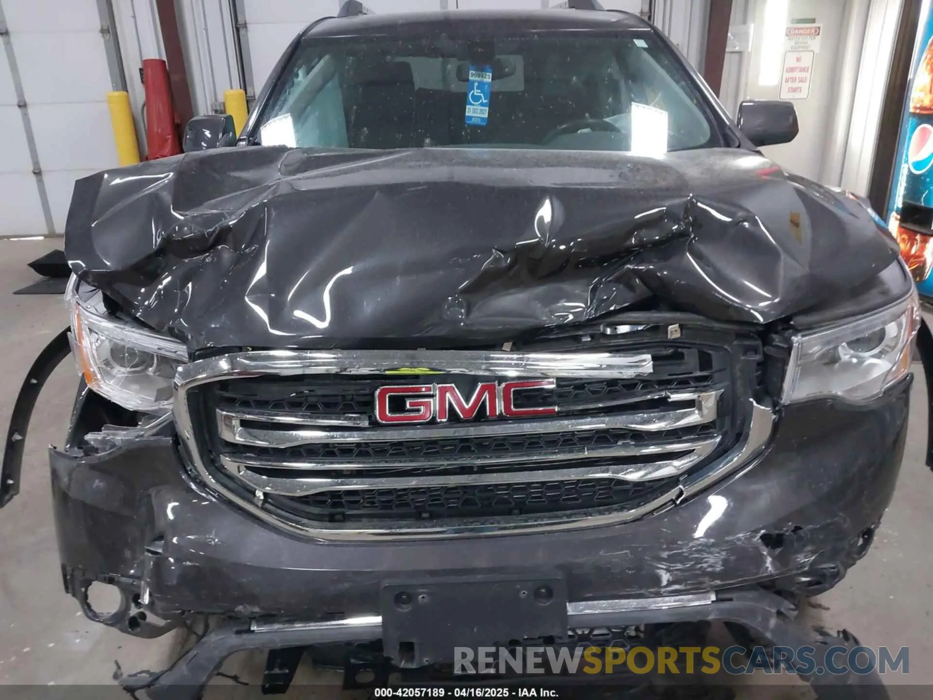 11 Photograph of a damaged car 1GKKNULS7KZ157722 GMC ACADIA 2019