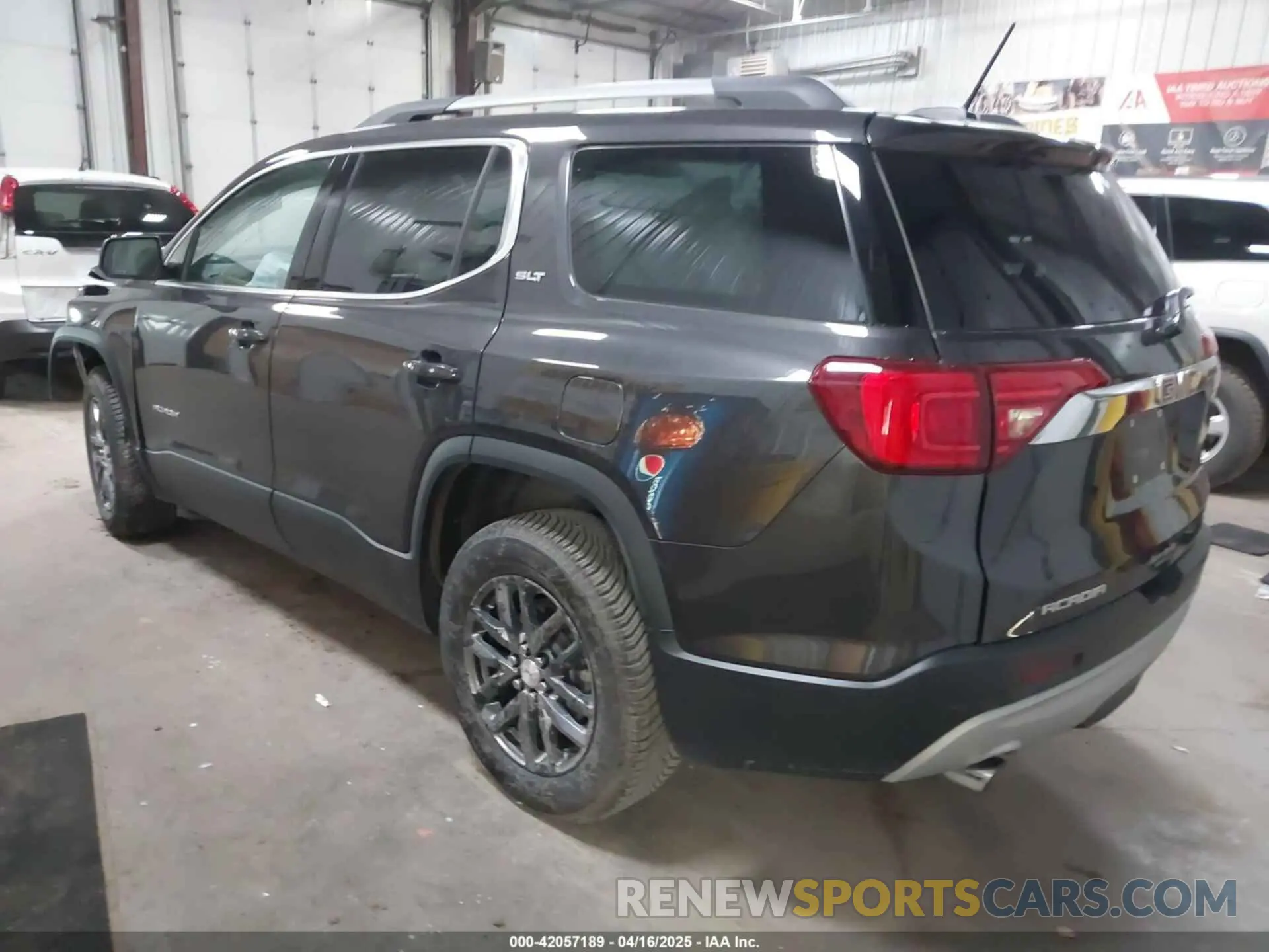 3 Photograph of a damaged car 1GKKNULS7KZ157722 GMC ACADIA 2019