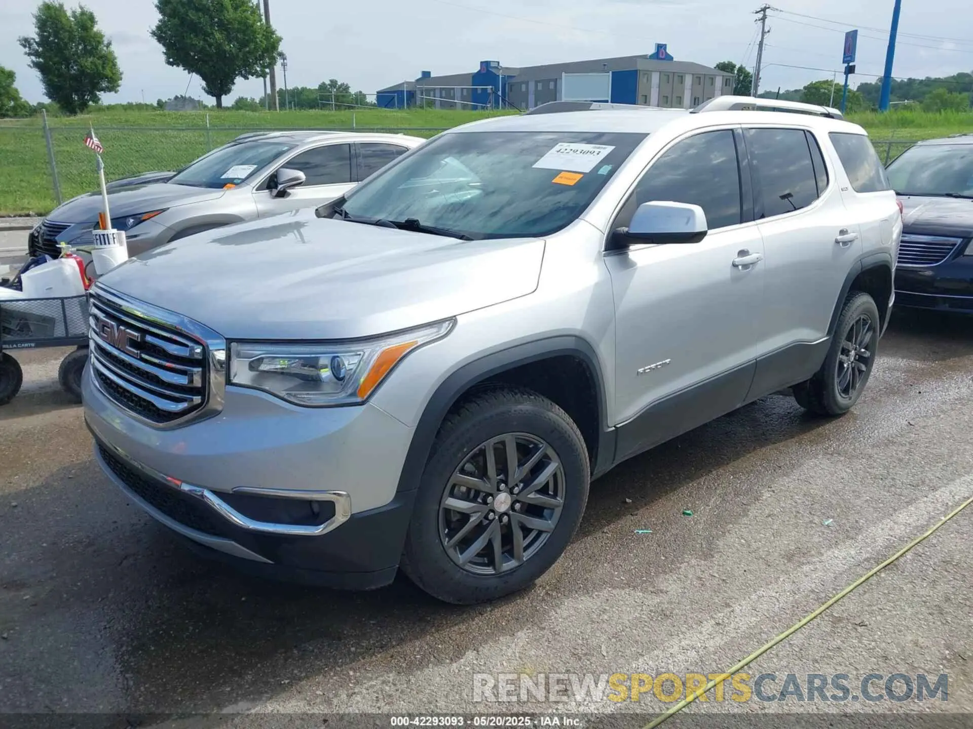 2 Photograph of a damaged car 1GKKNULS7KZ193894 GMC ACADIA 2019