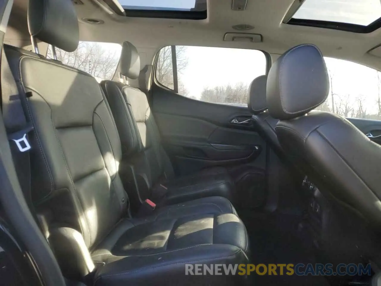 11 Photograph of a damaged car 1GKKNULS8KZ110649 GMC ACADIA 2019