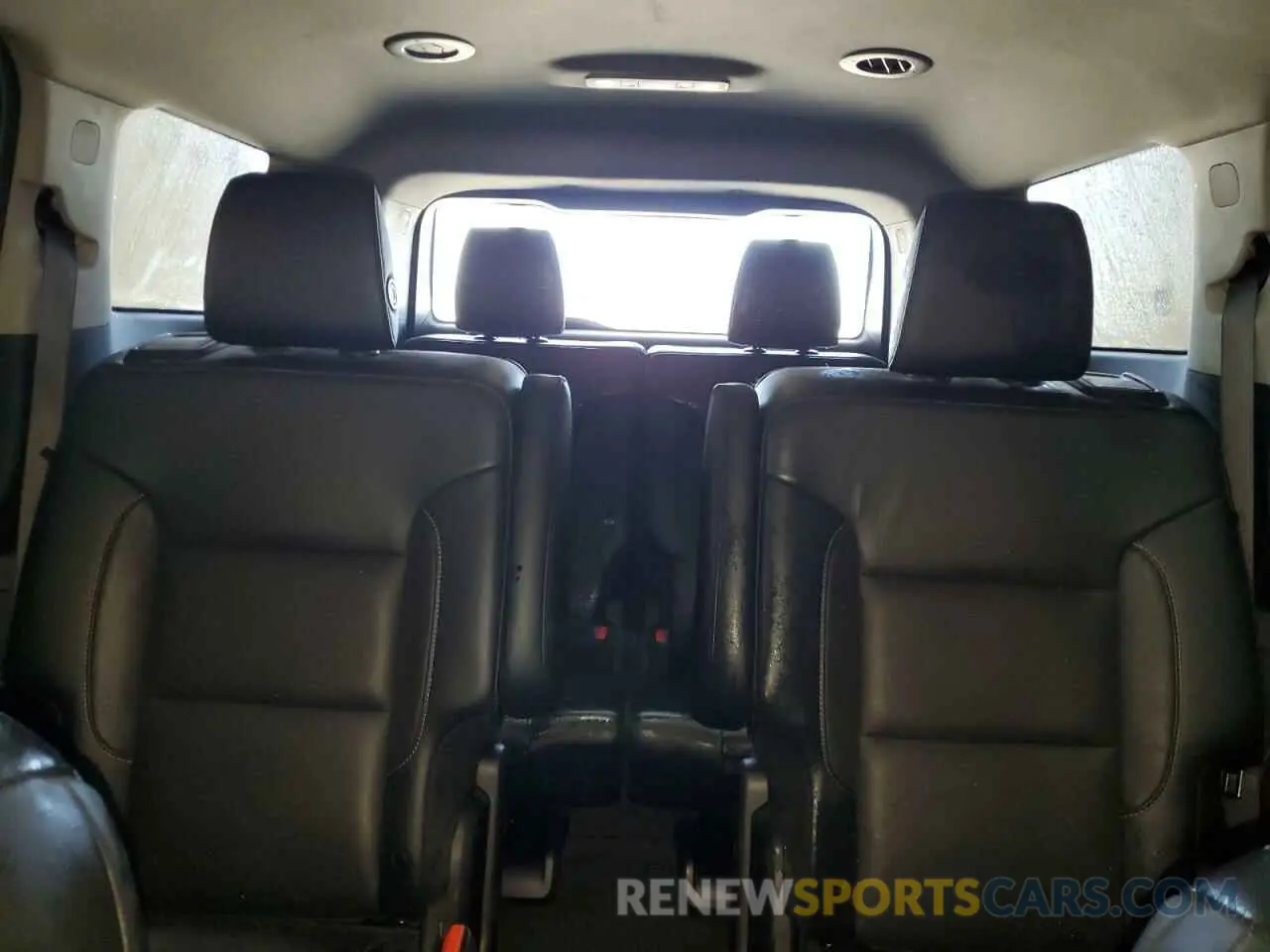 10 Photograph of a damaged car 1GKKNULS8KZ283264 GMC ACADIA 2019