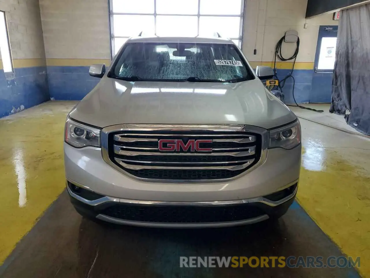 5 Photograph of a damaged car 1GKKNULS8KZ283264 GMC ACADIA 2019