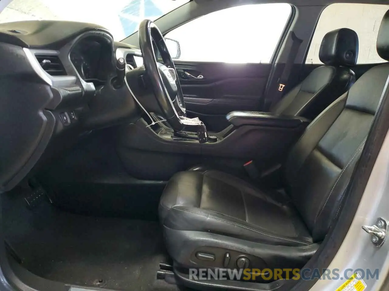 7 Photograph of a damaged car 1GKKNULS8KZ283264 GMC ACADIA 2019