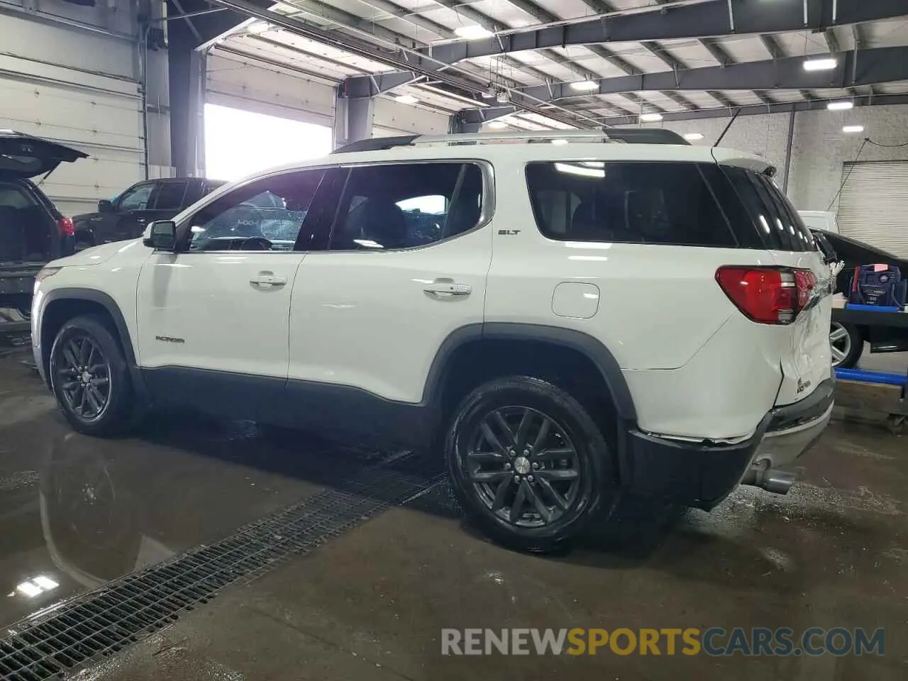 2 Photograph of a damaged car 1GKKNULS9KZ235370 GMC ACADIA 2019
