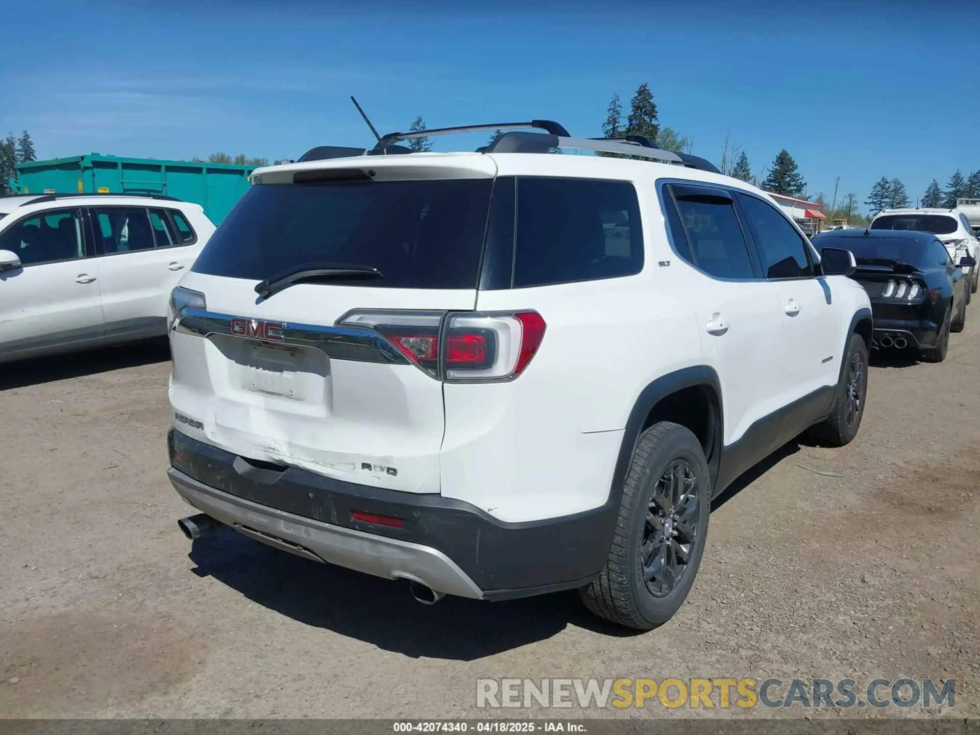 4 Photograph of a damaged car 1GKKNULS9KZ284651 GMC ACADIA 2019