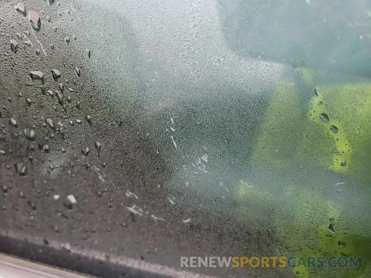 9 Photograph of a damaged car 1GKKNULSXKZ130692 GMC ACADIA 2019
