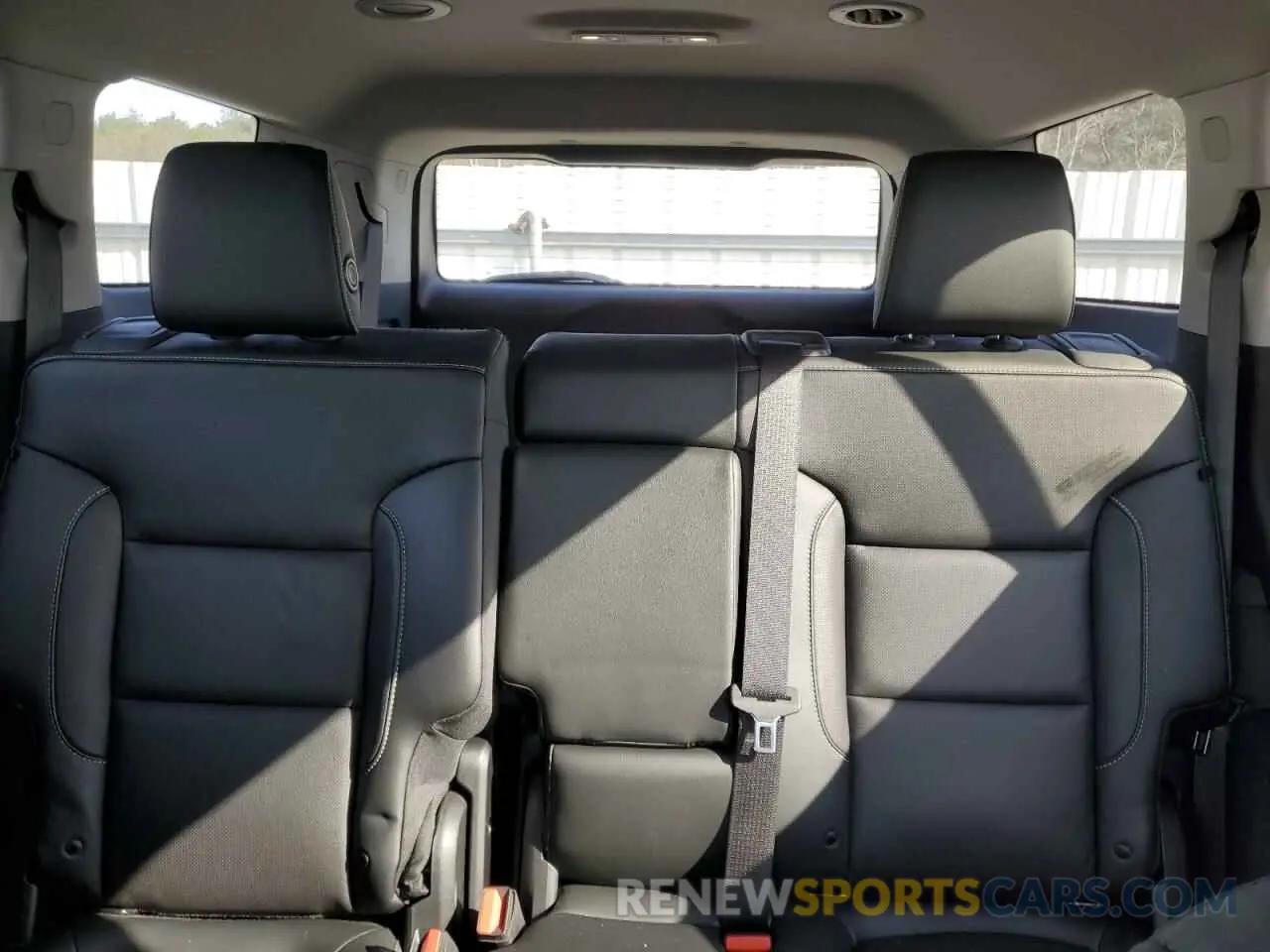 10 Photograph of a damaged car 1GKKNULSXKZ254333 GMC ACADIA 2019