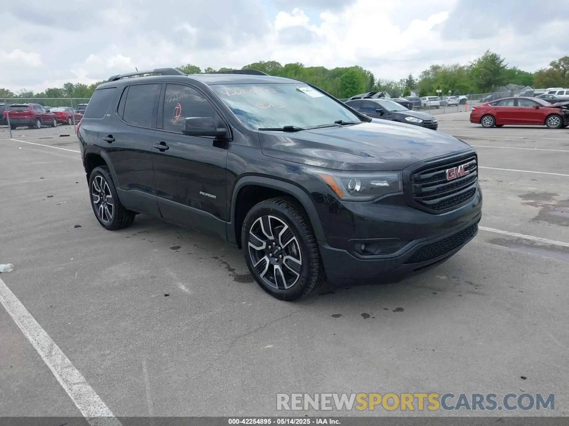 1 Photograph of a damaged car 1GKKNULSXKZ264229 GMC ACADIA 2019
