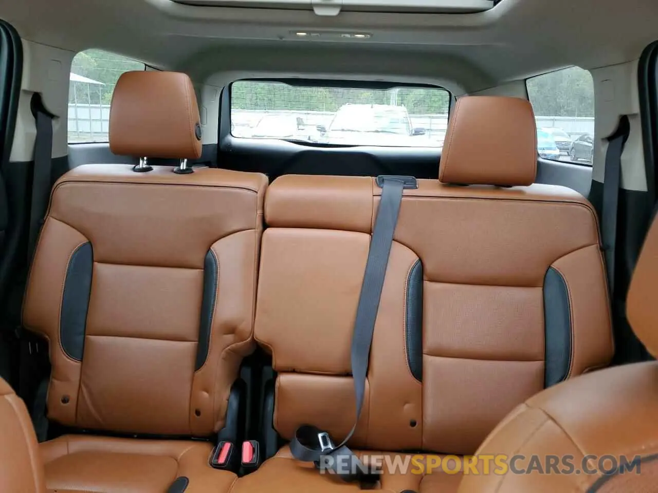 10 Photograph of a damaged car 1GKKNVLS3KZ238352 GMC ACADIA 2019