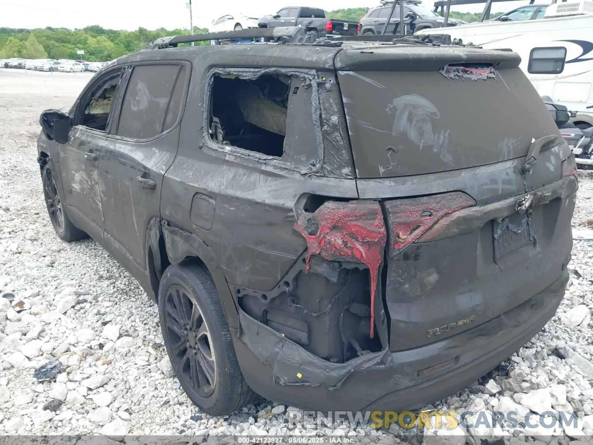 3 Photograph of a damaged car 1GKKNVLS6KZ158317 GMC ACADIA 2019