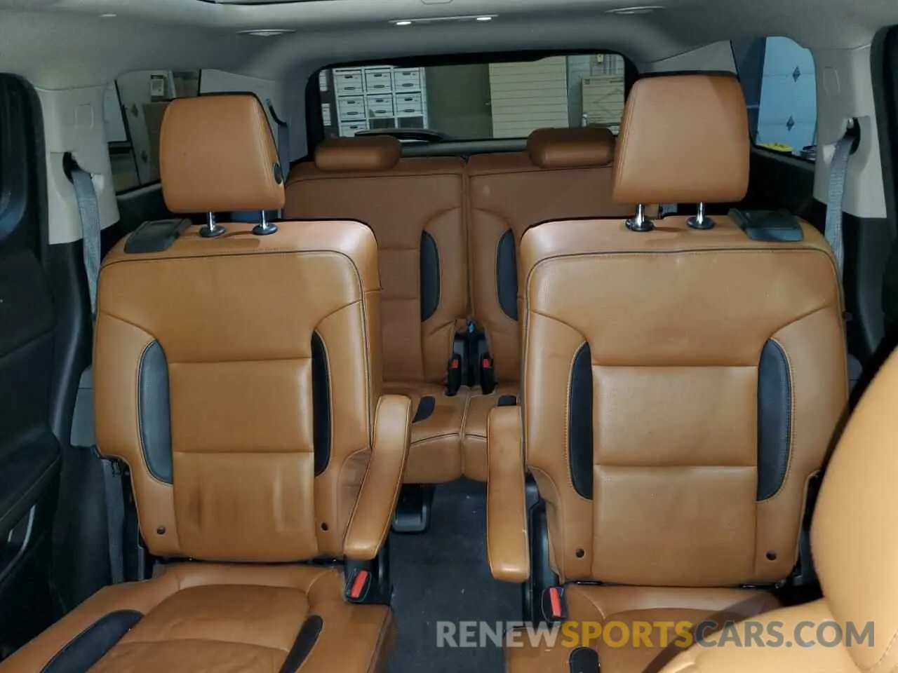 10 Photograph of a damaged car 1GKKNVLS8KZ134102 GMC ACADIA 2019