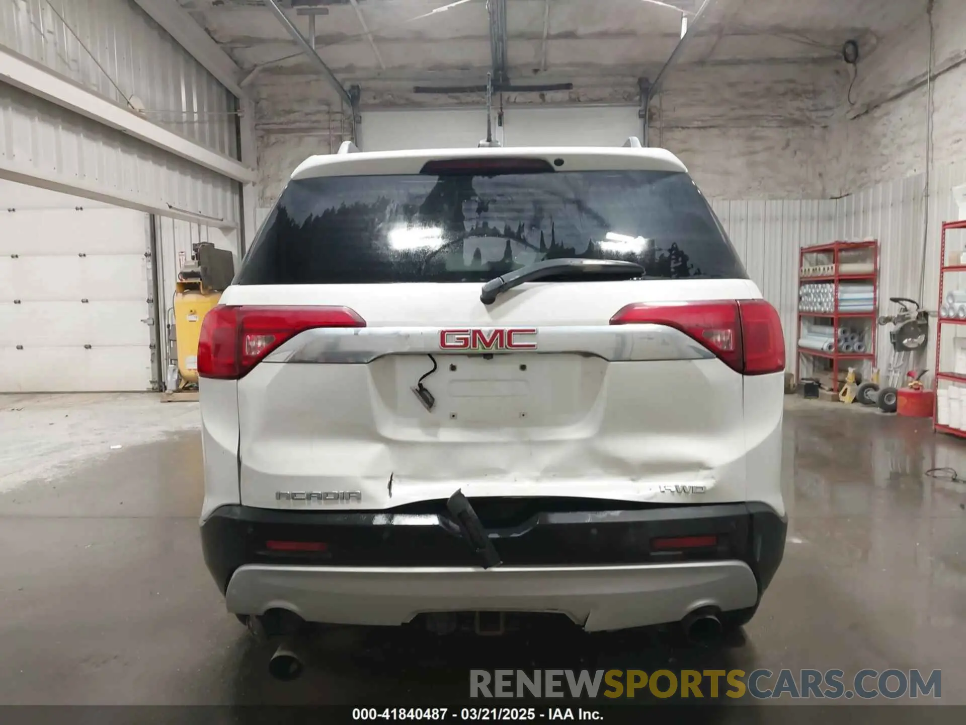 17 Photograph of a damaged car 1GKKNWLS6KZ161319 GMC ACADIA 2019