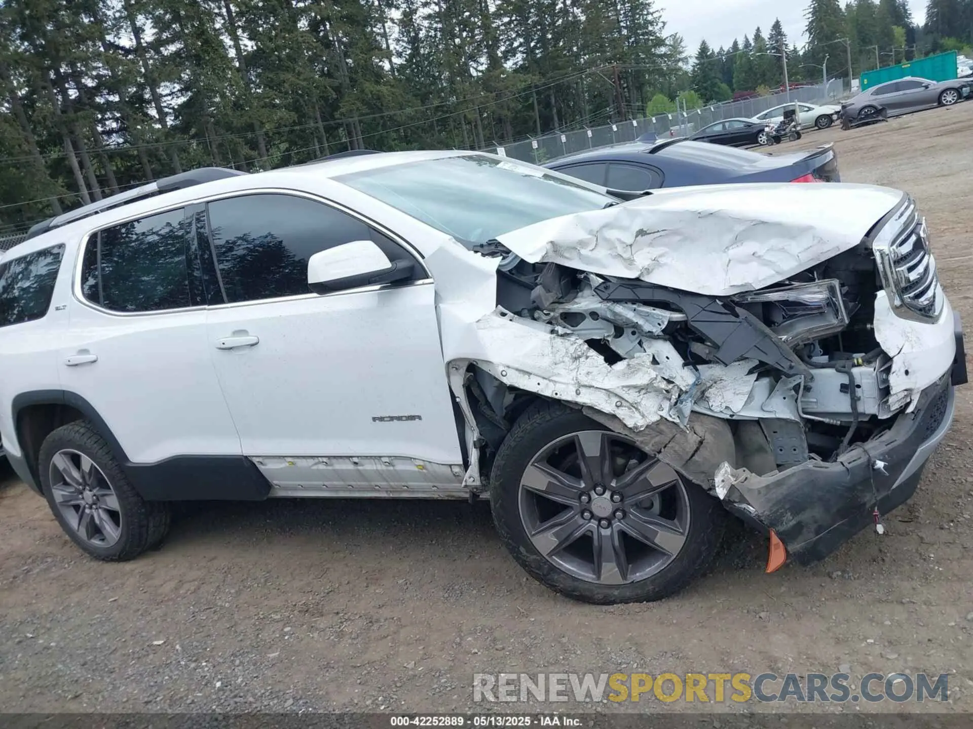 14 Photograph of a damaged car 1GKKNWLS6KZ201091 GMC ACADIA 2019