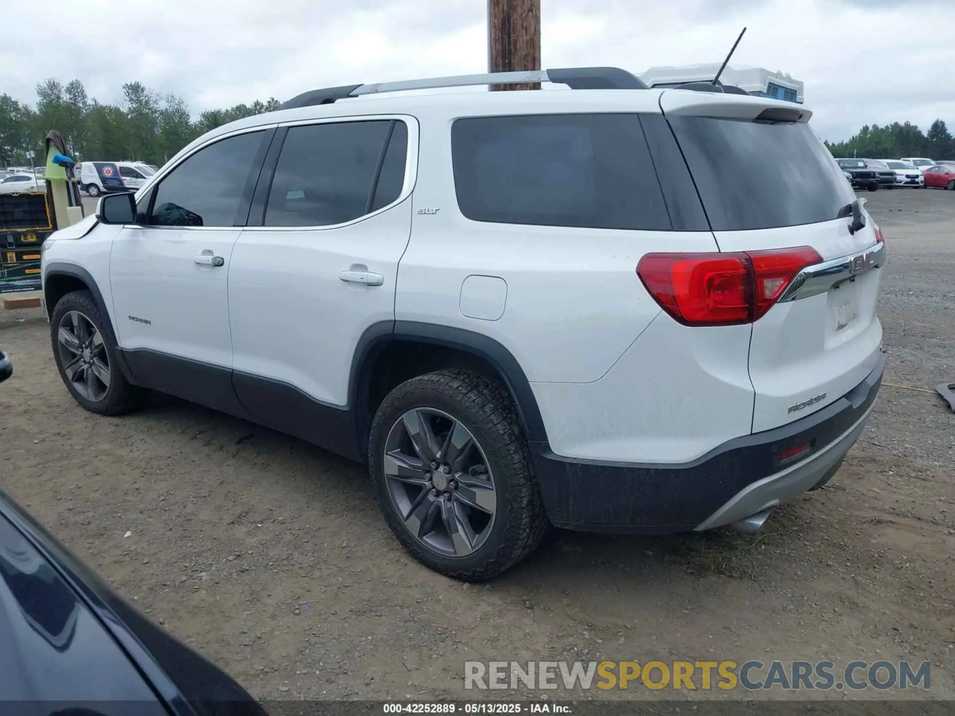 3 Photograph of a damaged car 1GKKNWLS6KZ201091 GMC ACADIA 2019