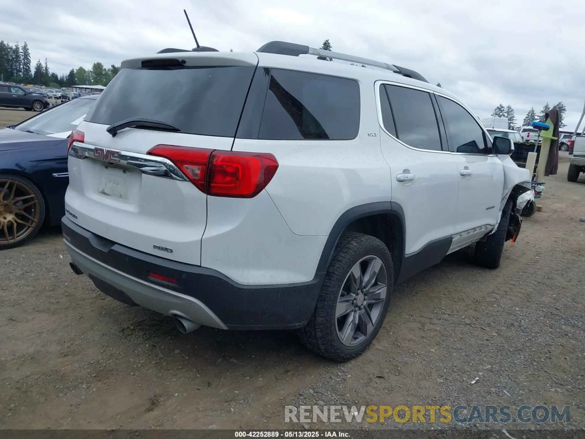 4 Photograph of a damaged car 1GKKNWLS6KZ201091 GMC ACADIA 2019