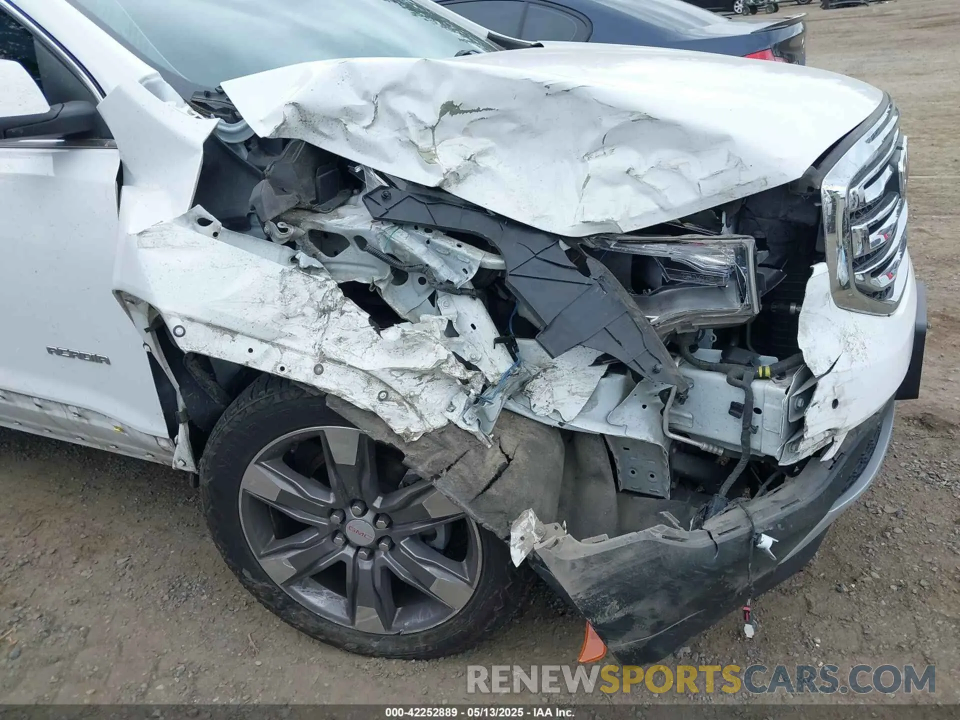6 Photograph of a damaged car 1GKKNWLS6KZ201091 GMC ACADIA 2019