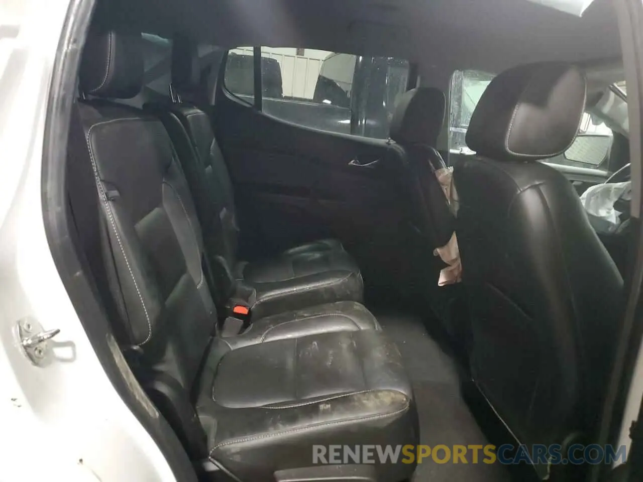 11 Photograph of a damaged car 1GKKNWLS8KZ221469 GMC ACADIA 2019