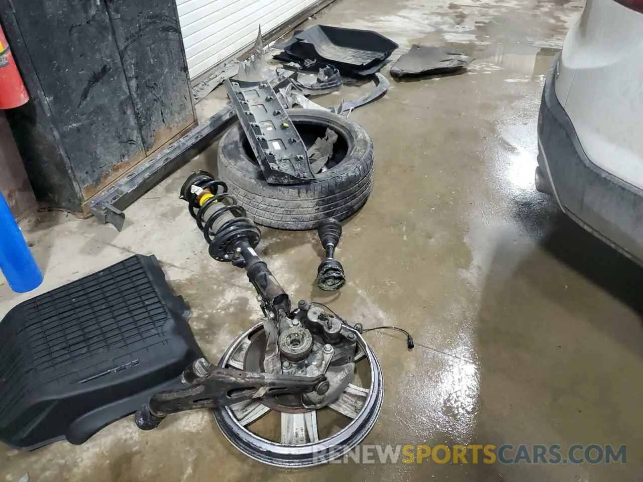 13 Photograph of a damaged car 1GKKNWLS8KZ221469 GMC ACADIA 2019
