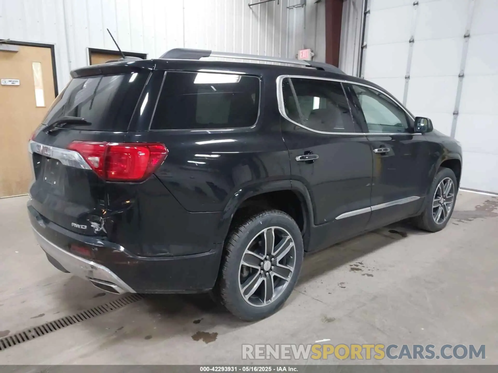 4 Photograph of a damaged car 1GKKNXLS0KZ112252 GMC ACADIA 2019