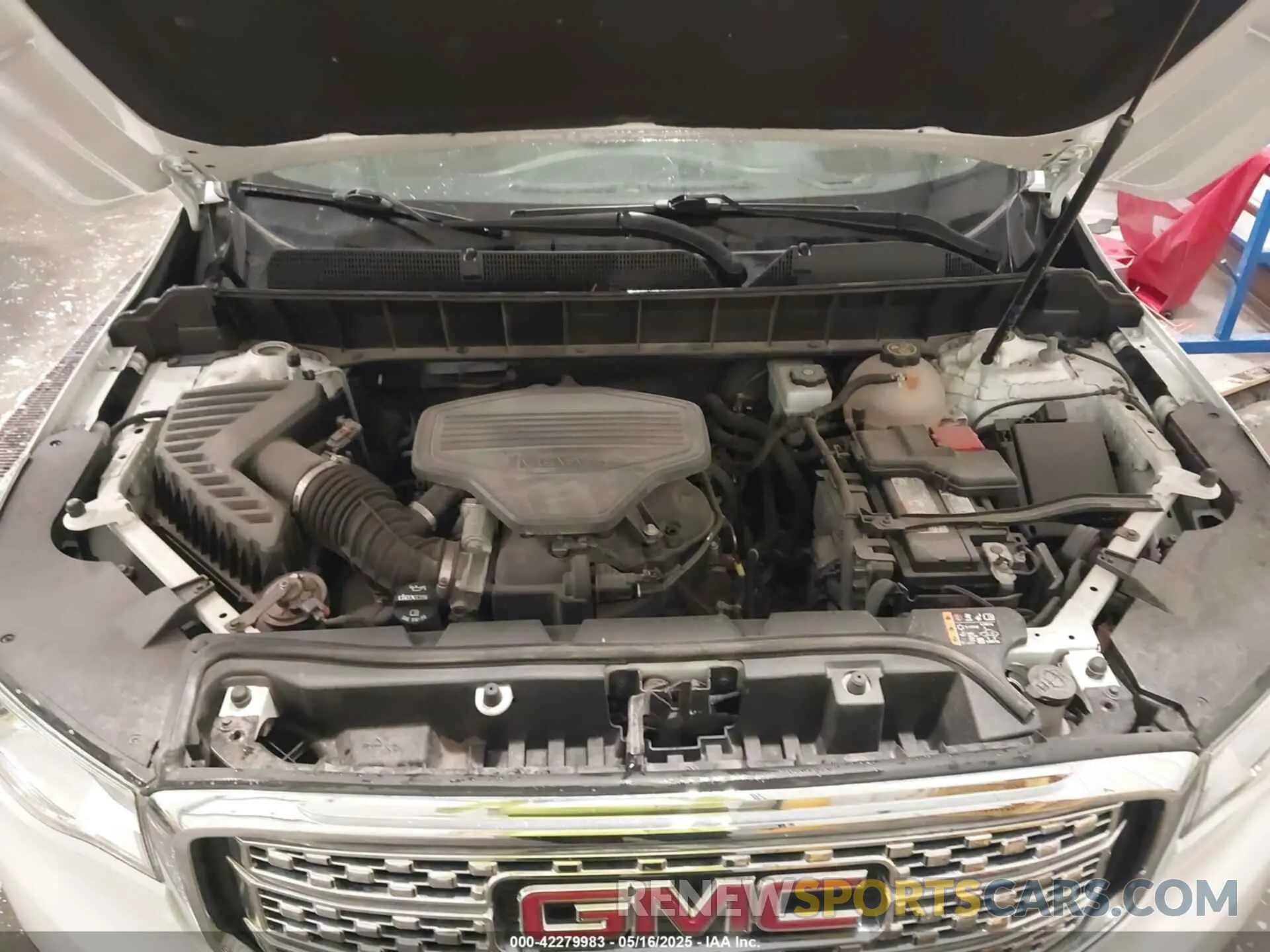 10 Photograph of a damaged car 1GKKNXLS5KZ135655 GMC ACADIA 2019