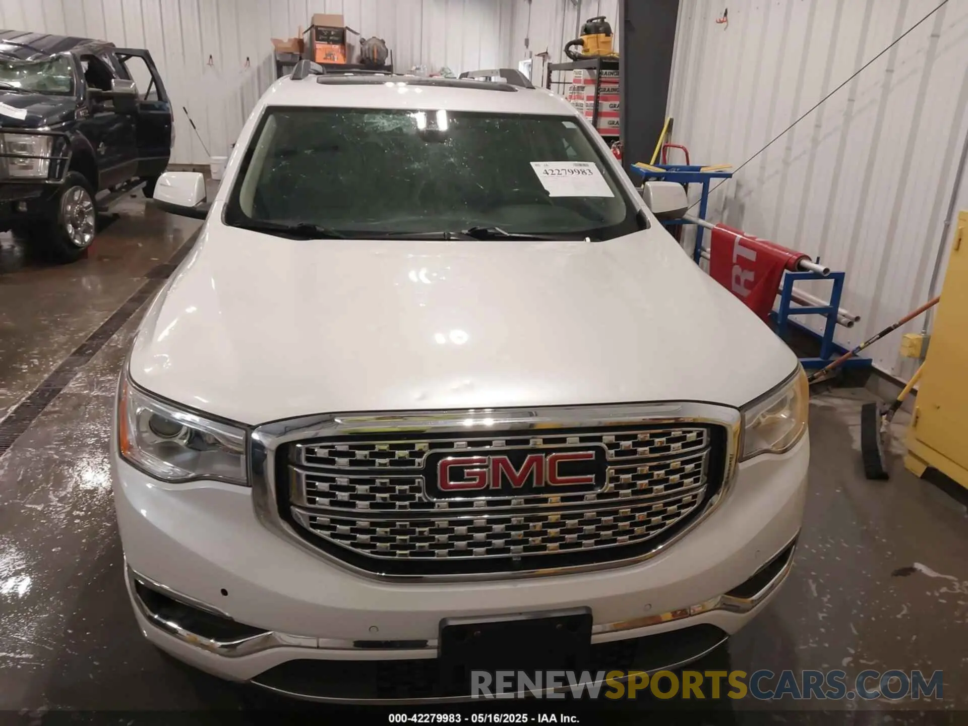 12 Photograph of a damaged car 1GKKNXLS5KZ135655 GMC ACADIA 2019