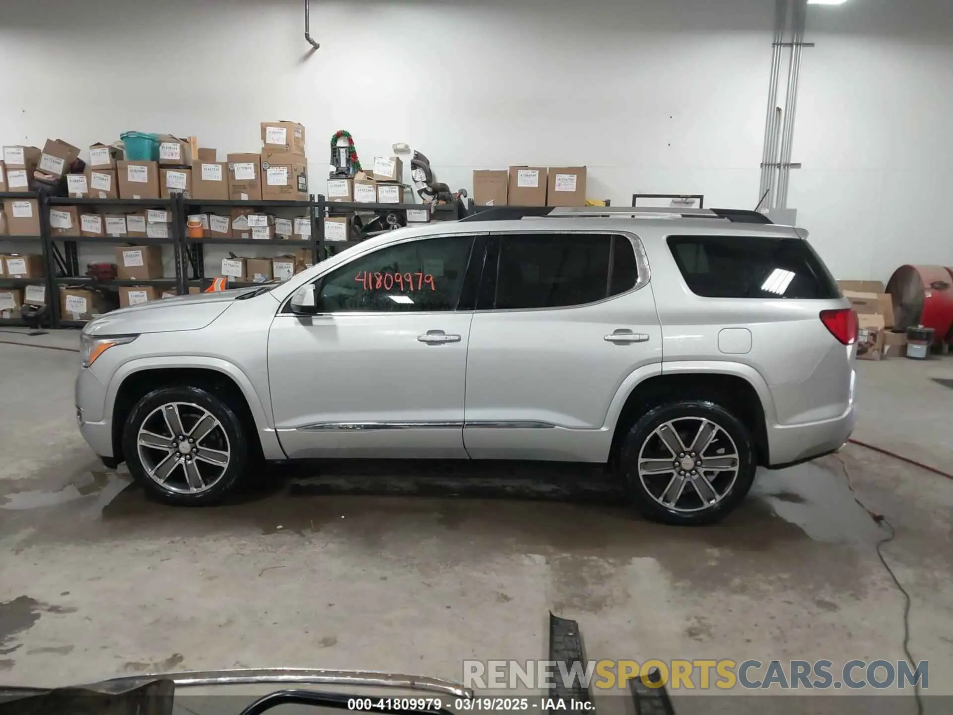 14 Photograph of a damaged car 1GKKNXLS5KZ230295 GMC ACADIA 2019