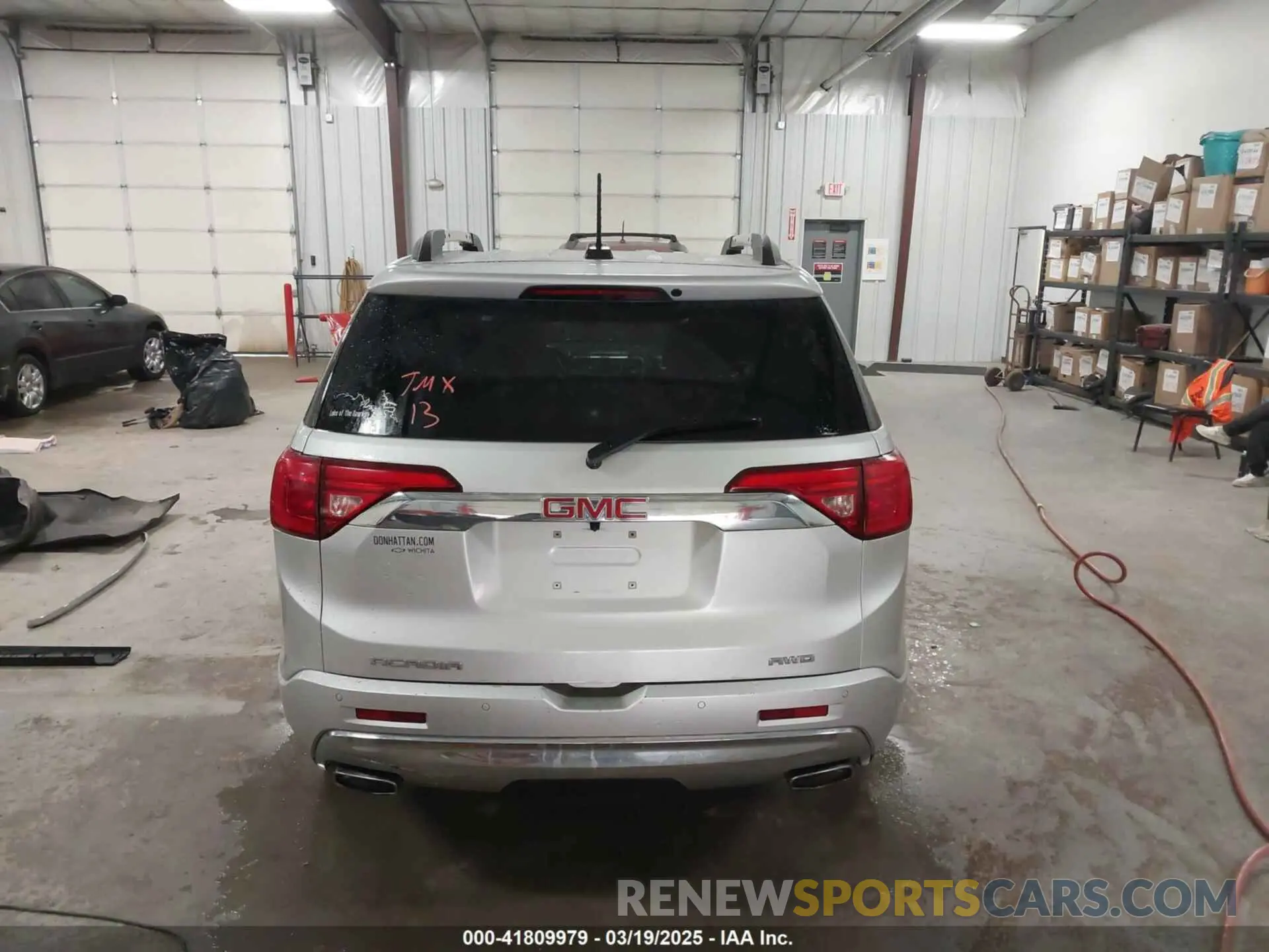16 Photograph of a damaged car 1GKKNXLS5KZ230295 GMC ACADIA 2019