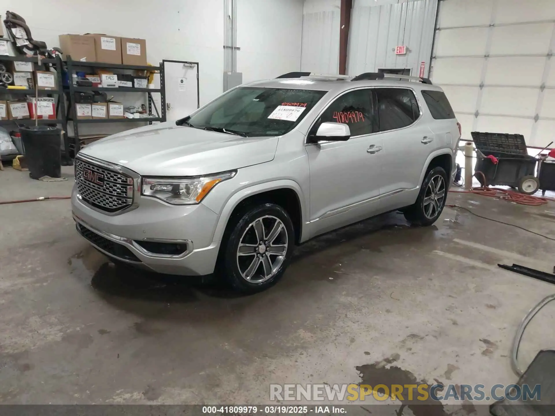 2 Photograph of a damaged car 1GKKNXLS5KZ230295 GMC ACADIA 2019