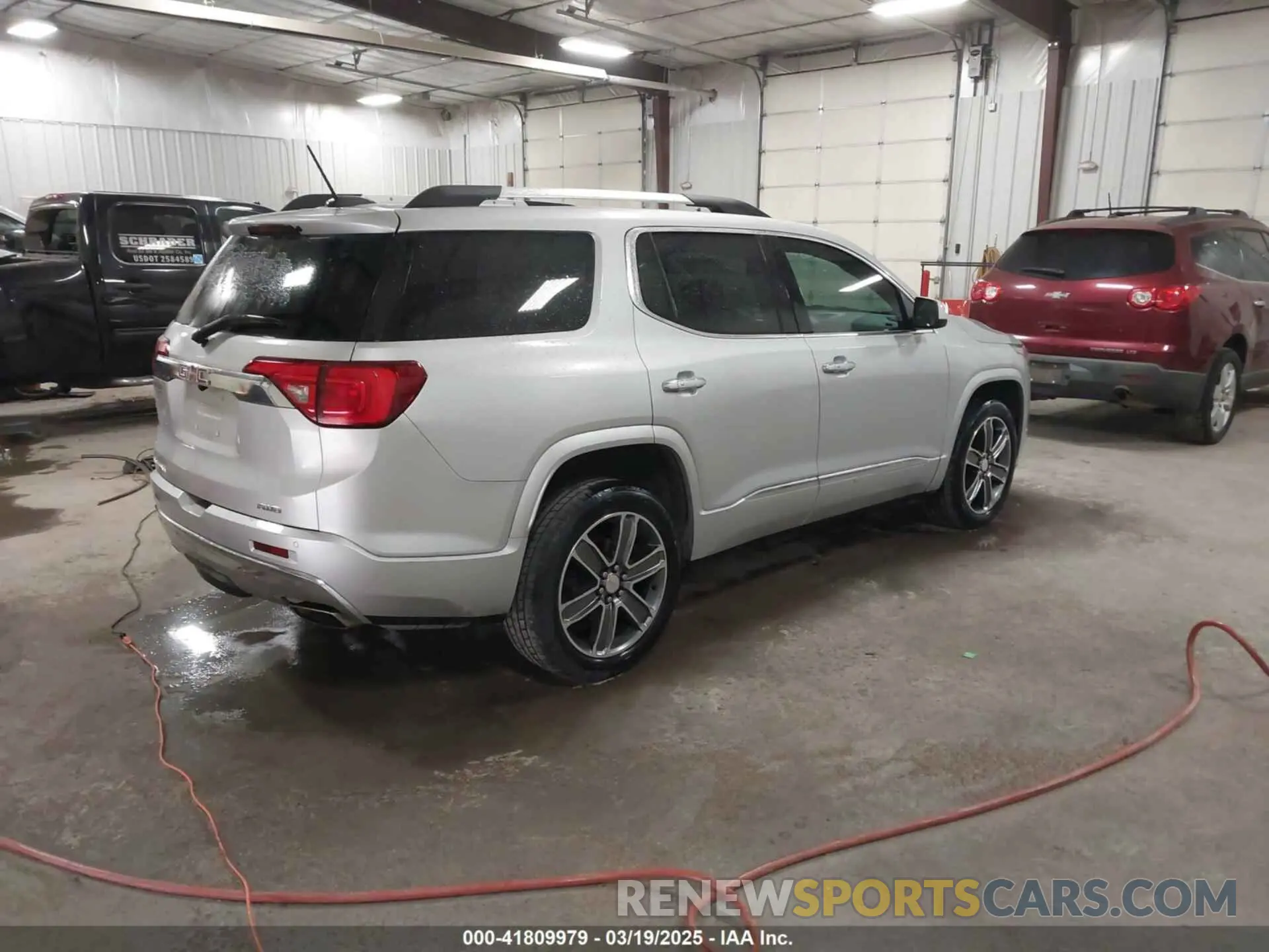 4 Photograph of a damaged car 1GKKNXLS5KZ230295 GMC ACADIA 2019