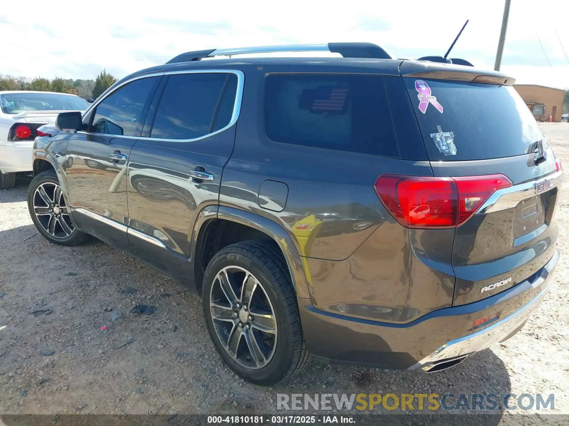 3 Photograph of a damaged car 1GKKNXLS6KZ194861 GMC ACADIA 2019